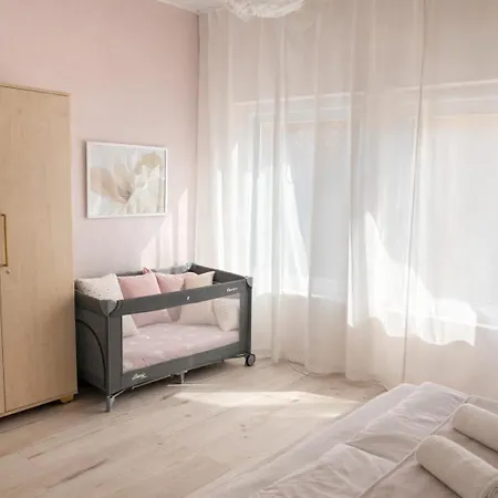 Iris Секешфехервар