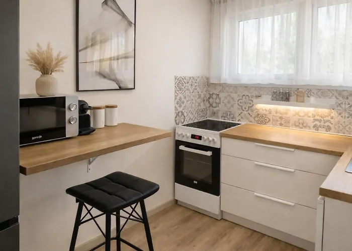 Iris Секешфехервар